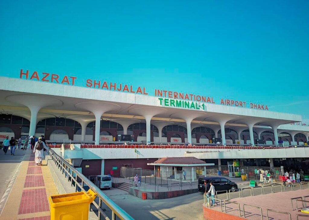 খালেদা জিয়ার কন্ঠ নকল করে ২৬ কোটি টাকা হাতিয়ে নেয়া এই প্রতারক অবশেষে সিআইডির খাঁচায়