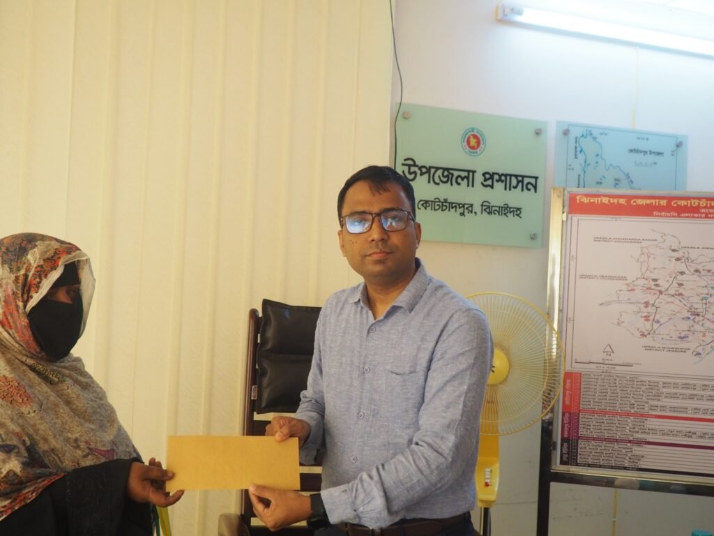 অবশেষে পঙ্গু ইন্তাজুলের পাশে দাঁড়ালেন ইউএনও এনামুল হাসান