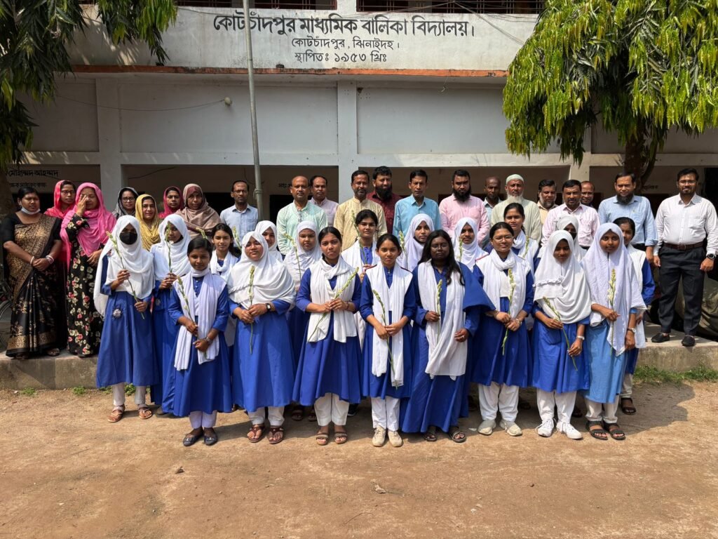 কোটচাঁদপুরে মেধাবী শিক্ষার্থীদের ফুলেল সংবর্ধনা