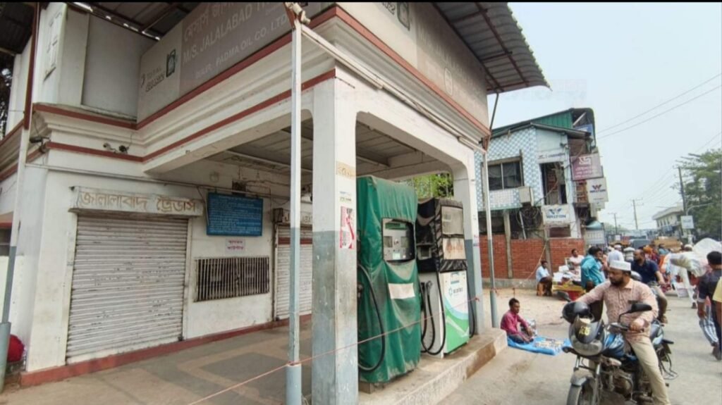 জ্বালানি তেল নিয়ে আতঙ্কে পাম্পে ভিড় করবেন না