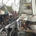 নৌবাহিনীর বাসের সাথে মাইক্রোবাসের মুখোমুখি সংঘর্ষ, নববধূ ও শিশুসহ নিহত ১৩