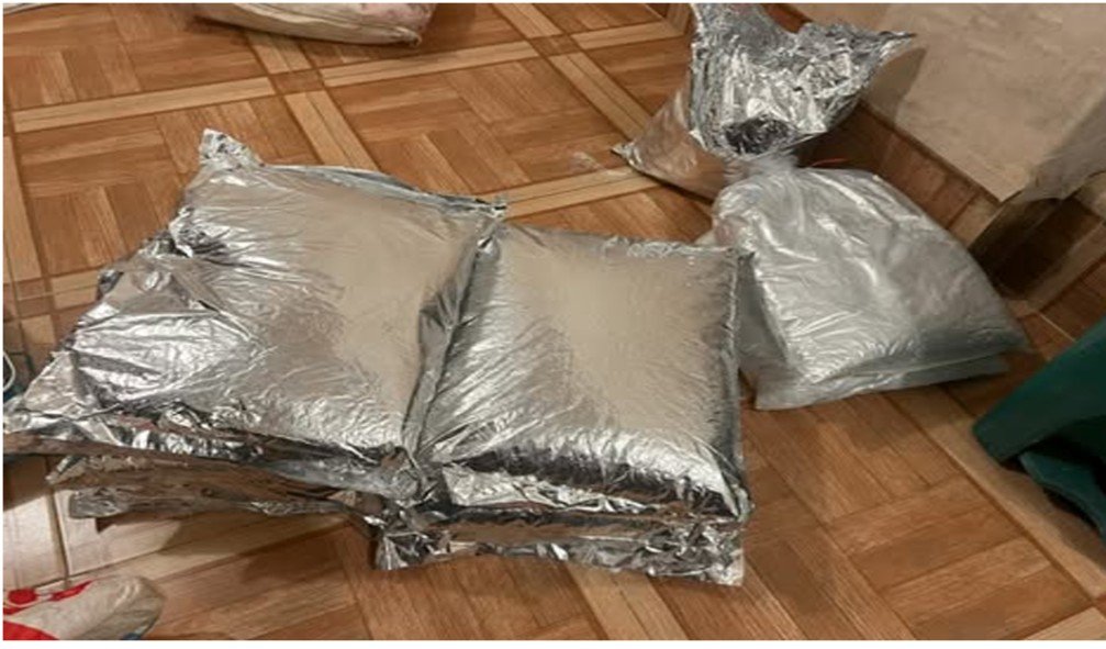 যশোর ডিবি হেফাজতে সাতক্ষীরার তরুণী: উদ্ধারকৃত রহস্যময় বস্তুর জট খুলবে ল্যাবে