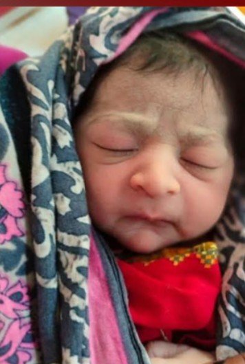 আশ্রয় দিয়ে বিপাকে : ১মাসের দুধের শিশু নিয়ে পালালো কিশোরী