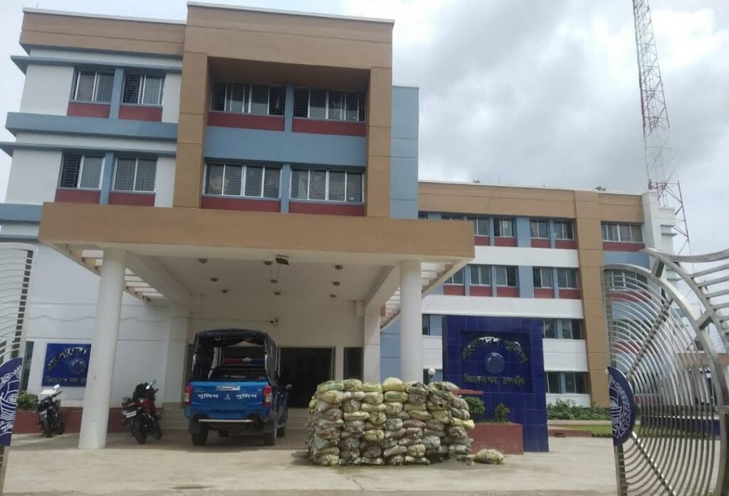 রোজাদারের মুখের ওপর বিড়ির ধোঁয়া ছাড়াকে কেন্দ্র করে সংঘর্ষ