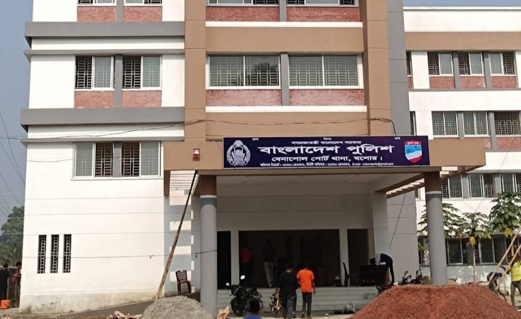 শার্শায় সড়ক কেড়ে নিল দুই বন্ধুর প্রাণ: গাছের সাথে ধাক্কায় ঝরল তাজা প্রাণ