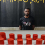 ১২টি ককটেলসহ সন্ত্রাসী সুলতান আটক