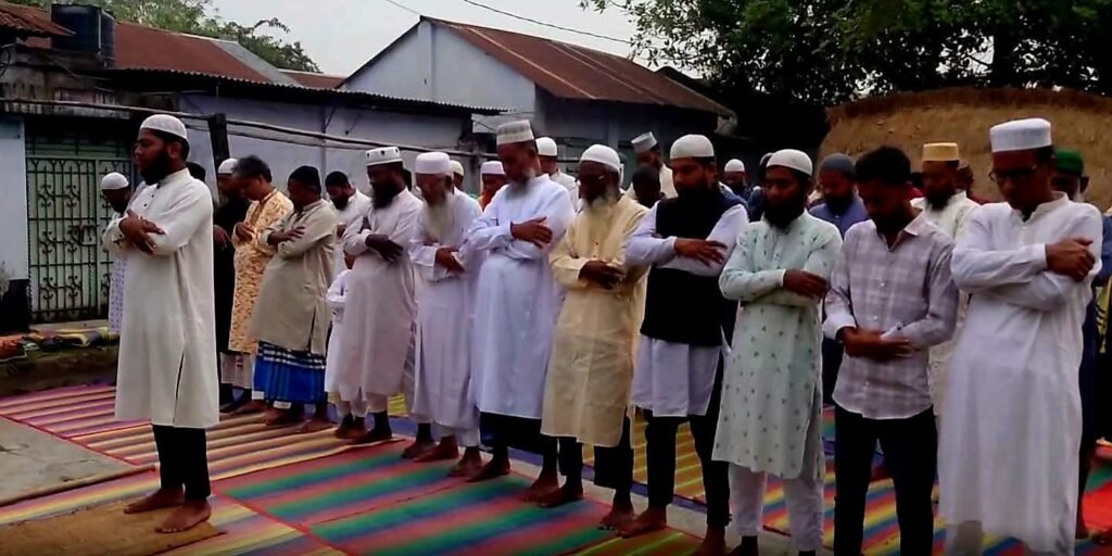 ঝিনাইদহের হরিণাকুণ্ডুতে আগাম ঈদ উদযাপন হচ্ছে