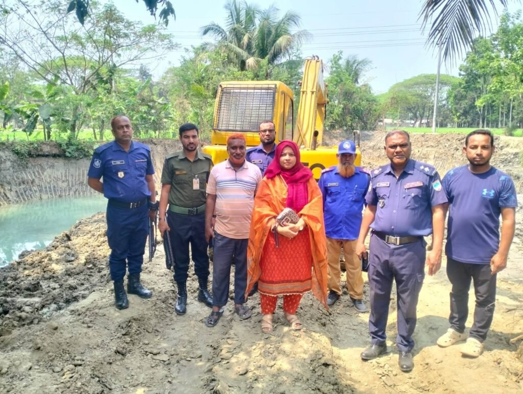 কালীগঞ্জে প্রশাসনের অভিযান: মাটি খেকোকে জরিমানা, ট্রাফিক আইনে ৪জনকে দণ্ড