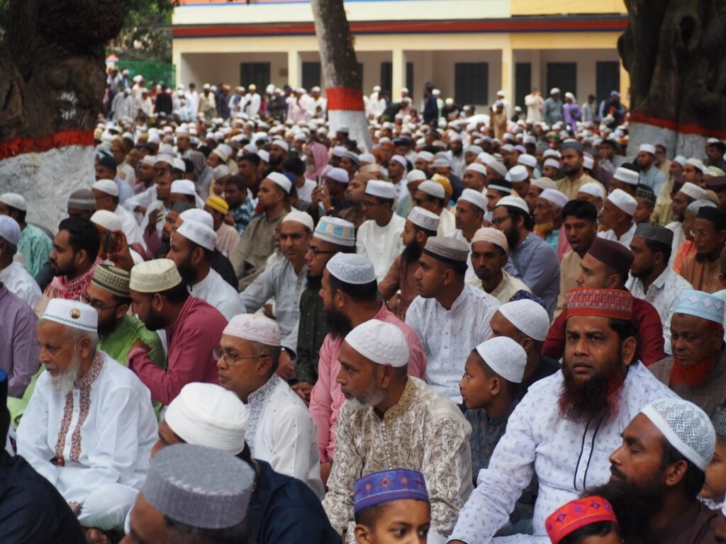 উৎসবমুখর পরিবেশে কোটচাঁদপুর ঈদ জামাত অনুষ্ঠিত