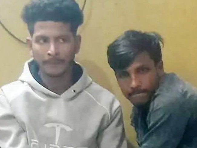 স্বামীকে জিম্মি করে গৃহবধূকে গণধর্ষণ : গ্রেপ্তার ২