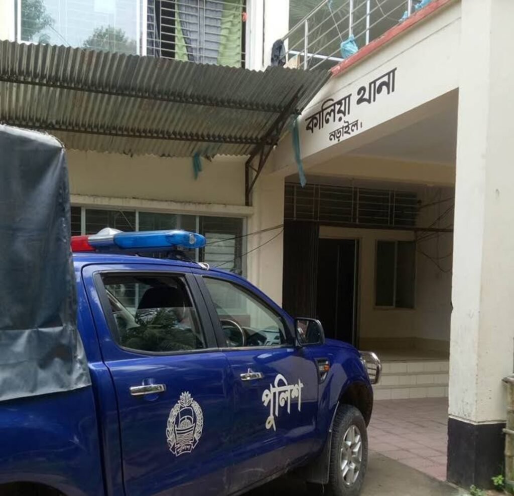 মাংস ভাগাভাগি নিয়ে লংকাকান্ড : গোলাগুলি : আহত ২৫