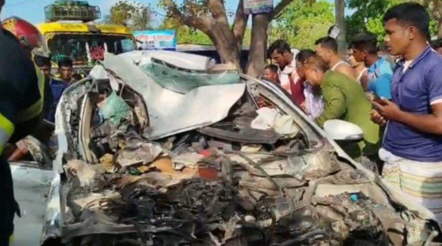 বিয়ের পিঁড়ির বদলে কাফনের কাপড়