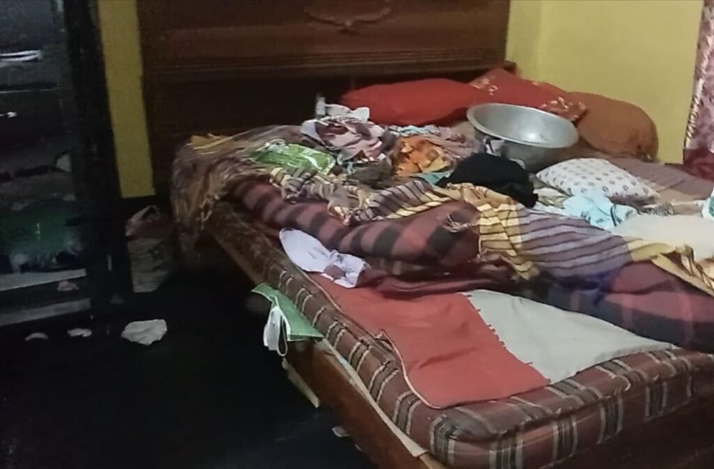 শংকরপুরে চাঁদা না দেওয়ায় বাড়িতে হামলা, ভাঙচুর ও লুটপাট