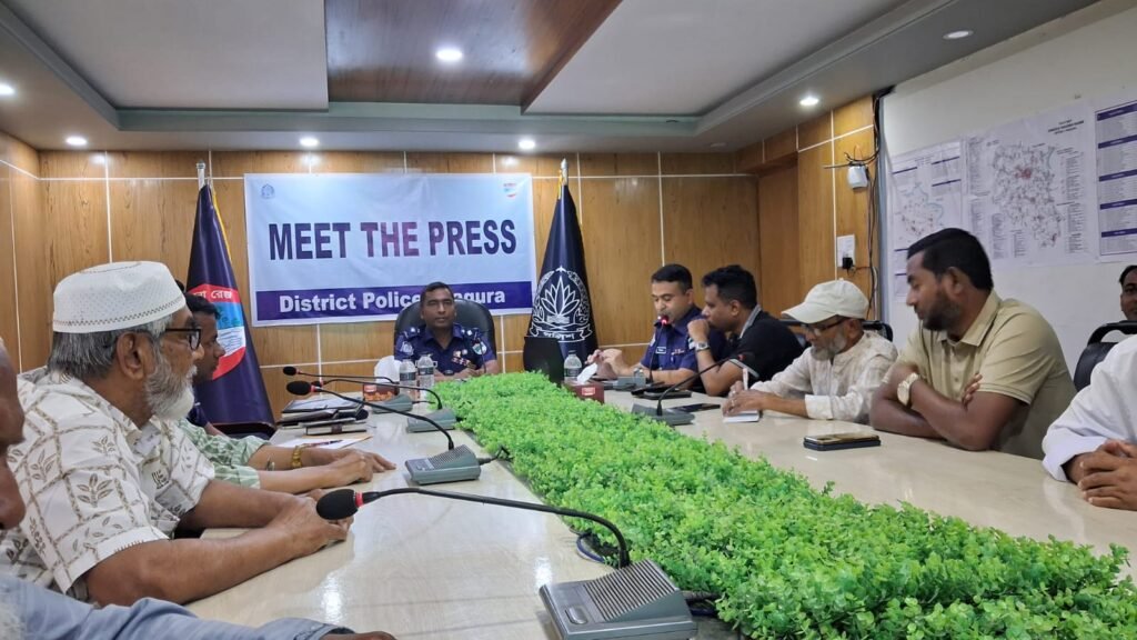 মাগুরায় নবাগত পুলিশ সুপারের সাথে সাংবাদিকদের মতবিনিময়