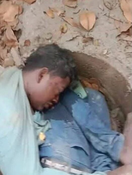 স্কুলের পরিত্যক্ত টয়লেটের ট্যাংকিতে যুবকের লাশ