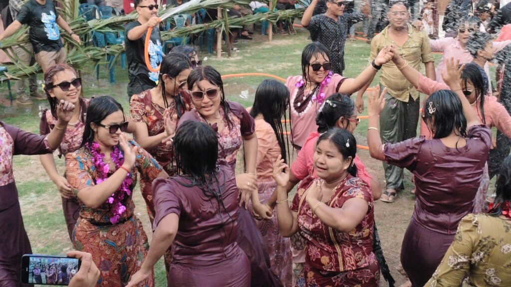 কুয়াকাটায় রাখাইনদের জলকেলি উৎসব