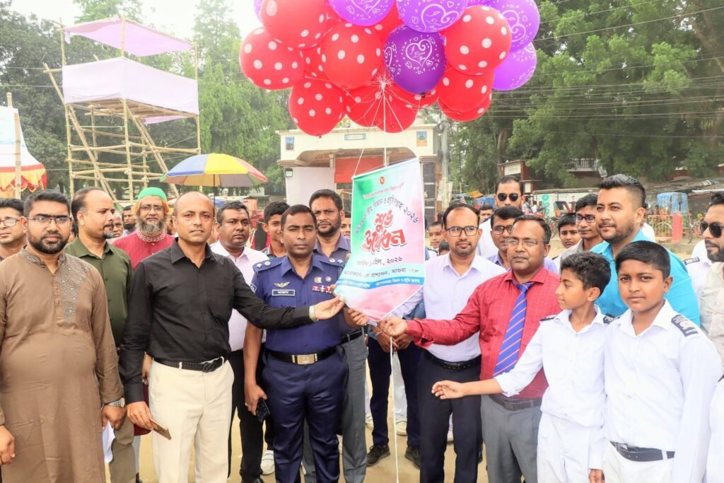 ডিজিটাল প্রদর্শনীতে ব্যাপক সাড়া : অনলাইন জিডি ও ৯৯৯ সেবায় গুরুত্ব