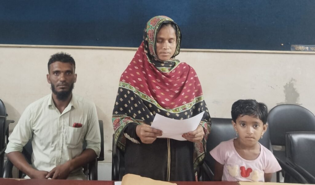 নারীকে মারধর ও টাকা আত্মসাতের অভিযোগ