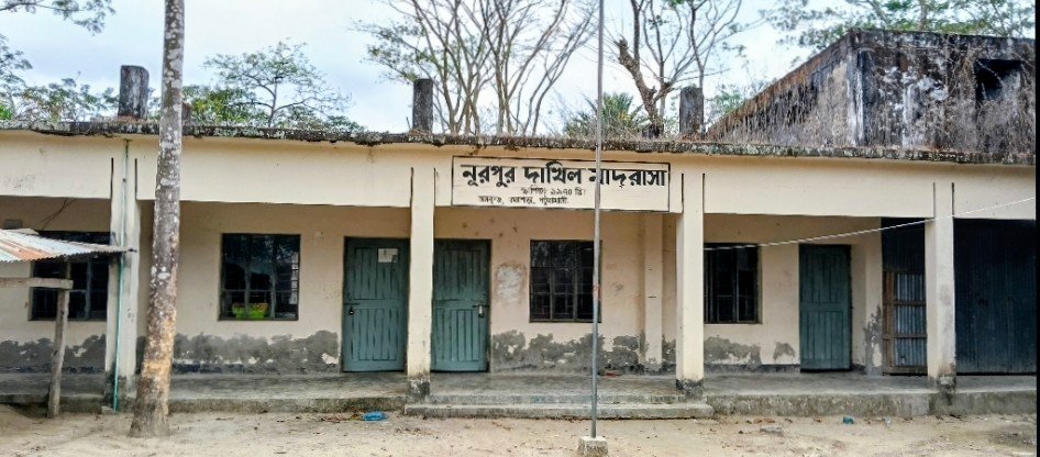 ৩০লাখ টাকার ম্যানেজিং কমিটি!