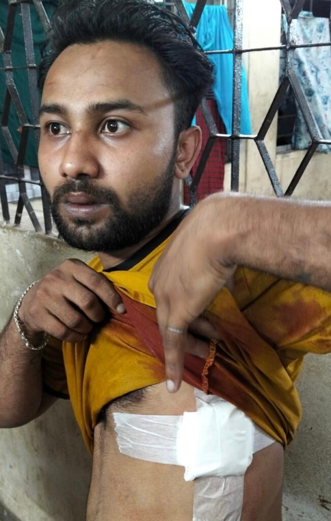 আরএন রোড&nbsp; ছুরিকাঘাতে যুবক আহত
