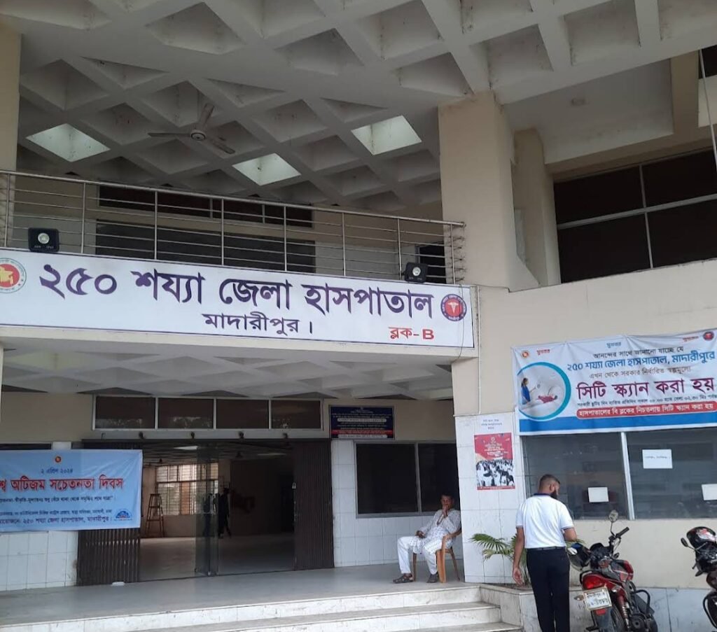 সরকারি টিফিনের পাউরুটি-ডিম খেয়ে হাসপাতালে ৩০শিশু