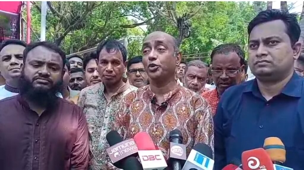 কৃষক কার্ড বিতরণে রাজনৈতিক বিবেচনা বা অনিয়মের কোন সুযোগ নেই-আইনমন্ত্রী এ্যাড মো.আসাদুজ্জামান