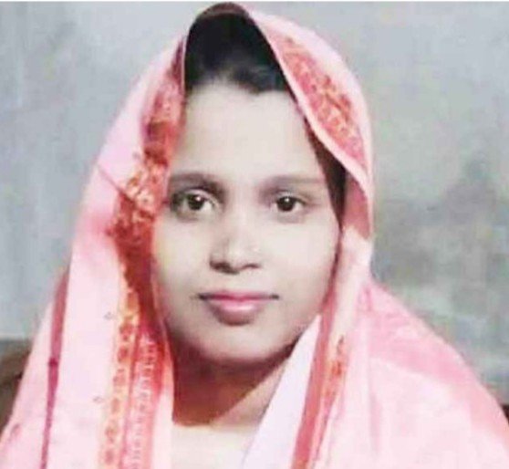 আট দিন পর শিকলবাহা খালে মিলল প্রবাসীর স্ত্রীর লাশ।