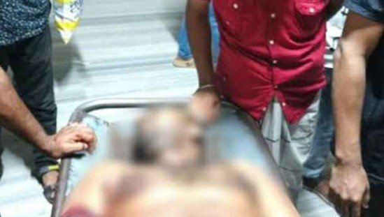 চা দোকানে ঢুকে তাঁতী দল নেতাকে কুপিয়ে হত্যা