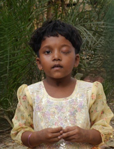 খেলনা ভেবে সুপার গুলু নিয়ে খেলতে গিয়েই বিপত্তি