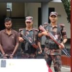 ২টি স্বর্ণের বারসহ পাচারকারী আটক