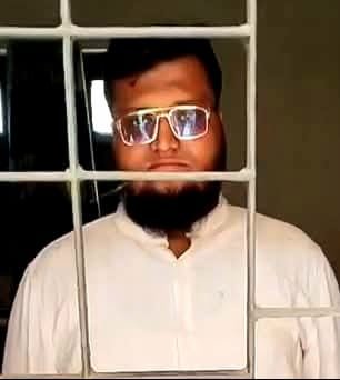 এনএসআই কর্মকর্তা সেজে তেল নিতে গিয়ে ধরা পড়লো প্রতারক যুবক!