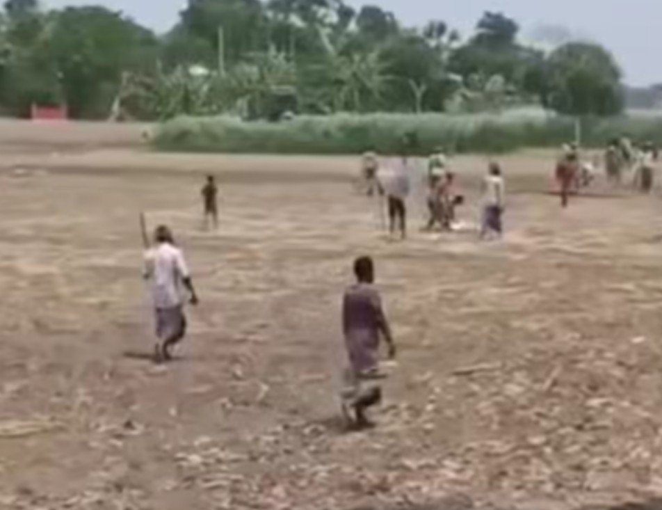 জমি নিয়ে দুই গ্রুপের রণক্ষেত্র