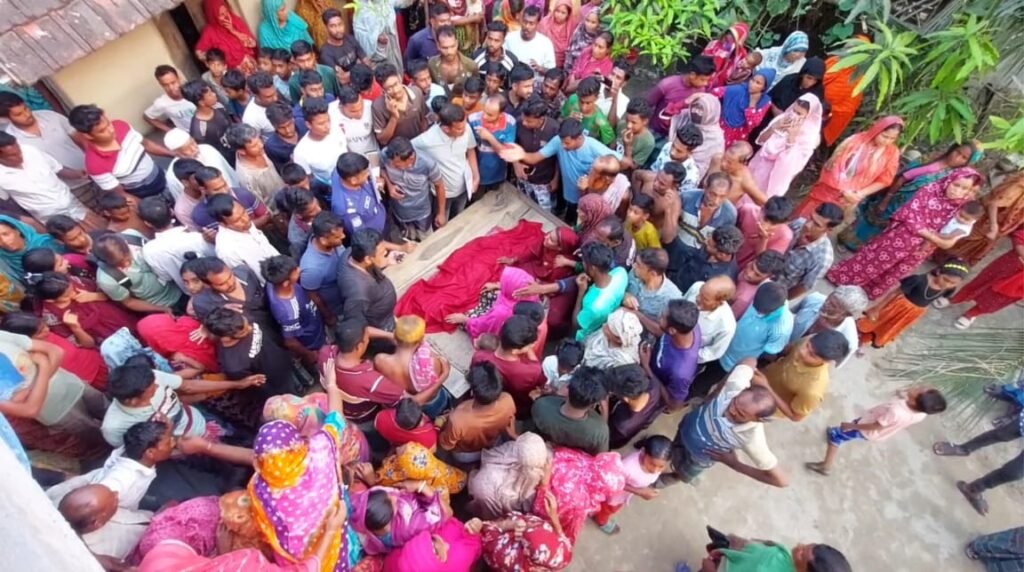 কালীগঞ্জে ট্রাক্টরের চাপায় নিহত শিশুর